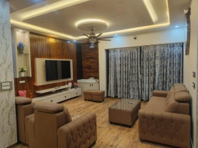 MaNaVa Luxury Service Apartment